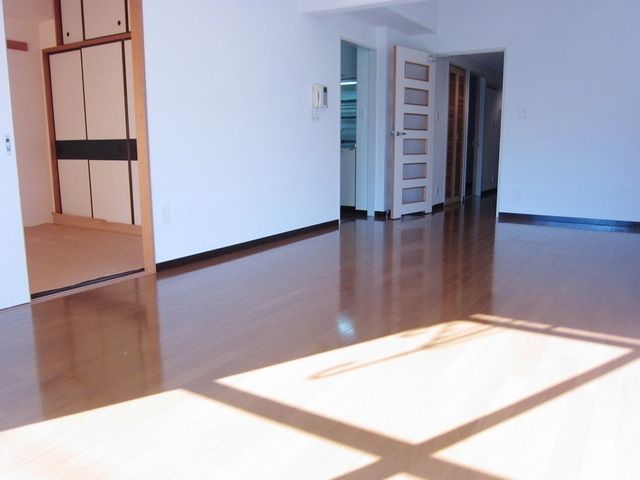 居室・リビング　☆明るいリビング☆