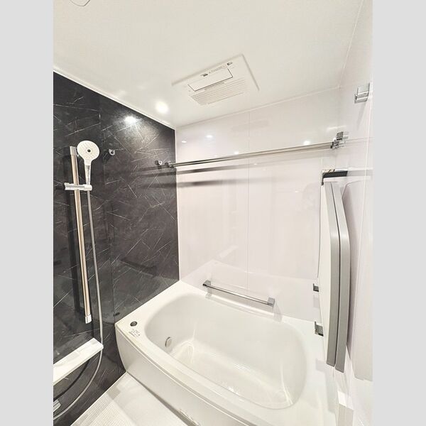 バス・シャワールーム　※写真は同タイプ住戸です。