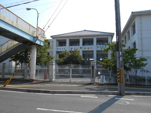 小学校　市立八幡小学校（小学校）まで850m