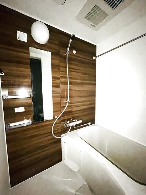 バス・シャワールーム　浴室には乾燥機が付いているので梅雨の時期でも安心です☆