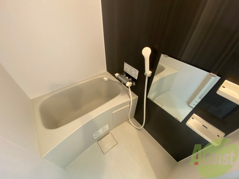 バス・シャワールーム　お風呂になります。一日の疲れを癒してくださいね。