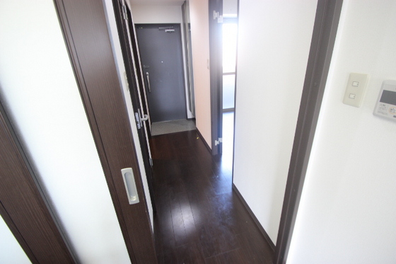 玄関　※別号室の写真です