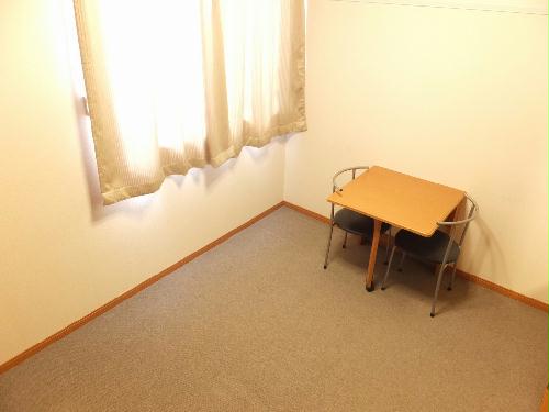 居室・リビング　２階床は防音性を考慮した絨毯仕様です。