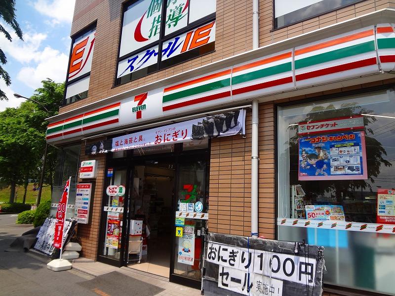 コンビニ　セブンイレブン（コンビニ）まで378m