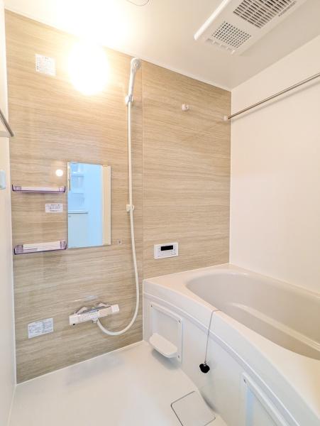 バス・シャワールーム　サーモスタット水栓で温度調節ラクラク☆