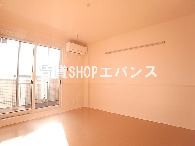 居室・リビング　こちらの居間で趣味の時間をお楽しみください