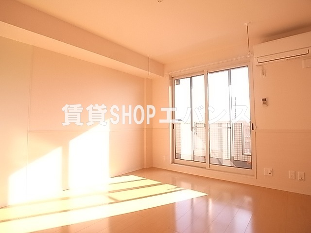 その他部屋・スペース　開放的な寝室です