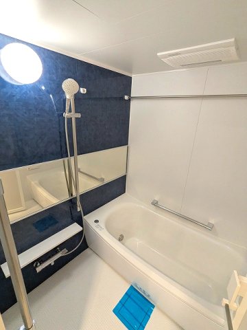 バス・シャワールーム　追焚オートバス、浴室換気乾燥機、２４時間換気システム、ワイド