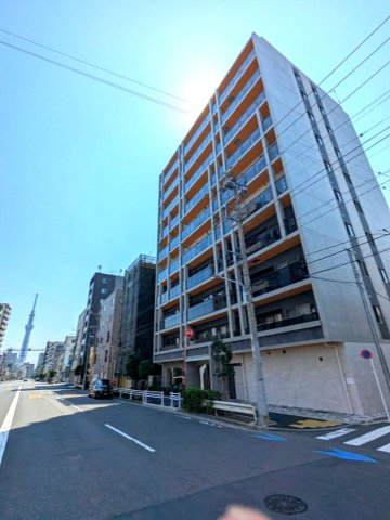 建物外観　物件とスカイツリー