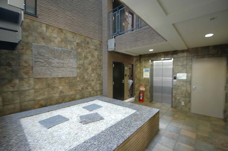 エントランス　エントランスホール