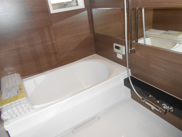 バス・シャワールーム　おしゃれなお風呂です