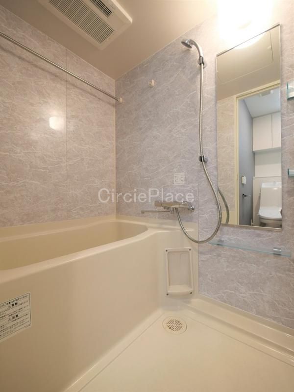 バス・シャワールーム　浴室乾燥機付き