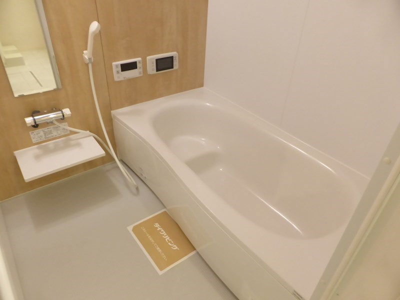 バス・シャワールーム　同物件別部屋