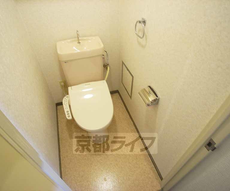 トイレ　ウォシュレット付きです。