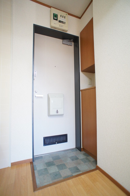 玄関　下駄箱付なので、玄関はいつでもスッキリ片付きますね☆