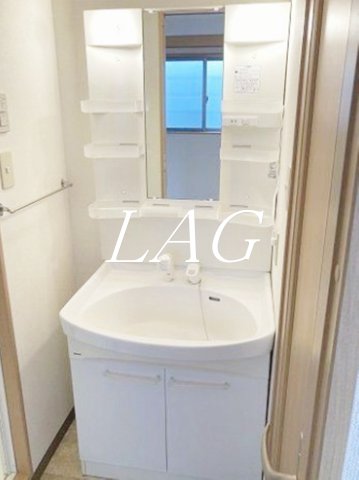 洗面設備　独立洗面台です。