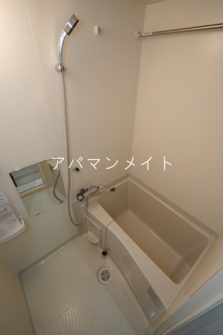 バス・シャワールーム　落ち着いた空間のお風呂です