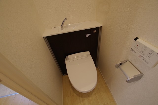 トイレ　※203号室の写真です。