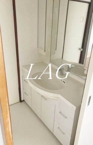 洗面設備　独立洗面台です。