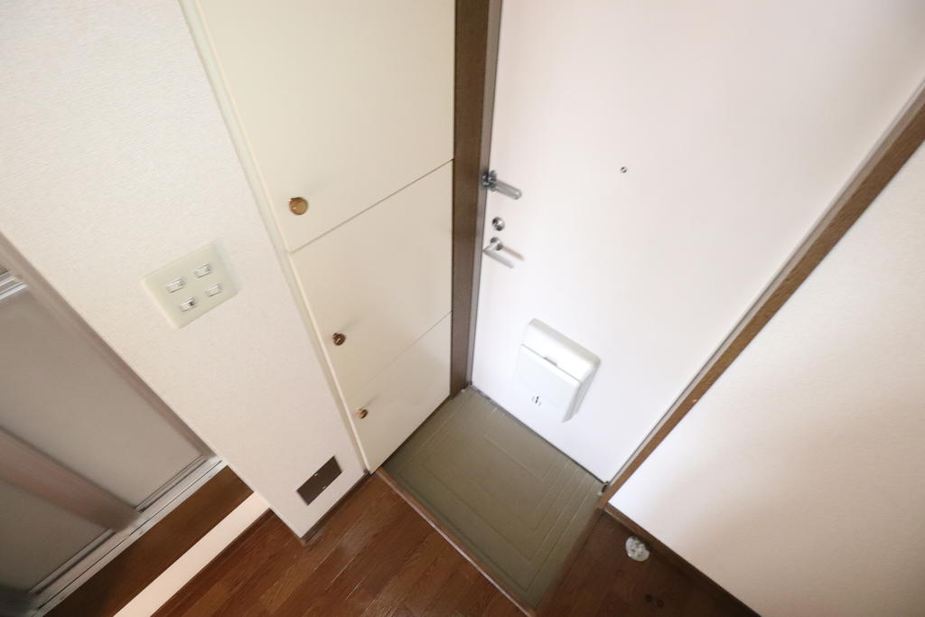 玄関　大容量シューズボックスです！