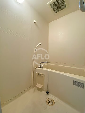 バス・シャワールーム　ヴェール・カステージュ深江北　浴室