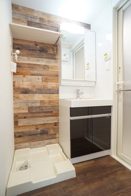 洗面設備　別部屋参考写真です