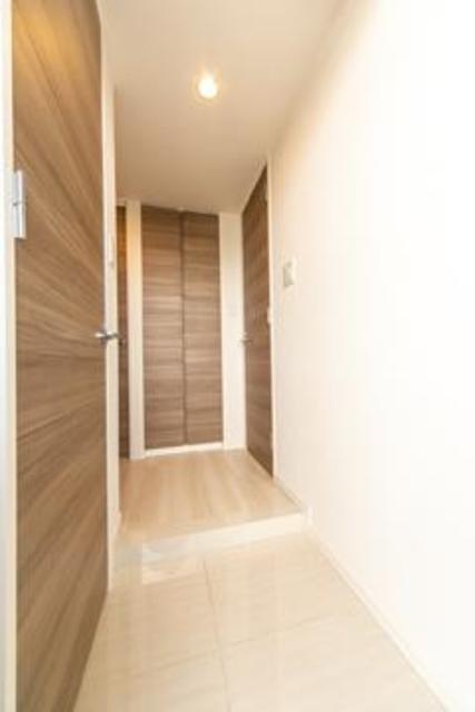 玄関　※写真は同タイプ住戸です。