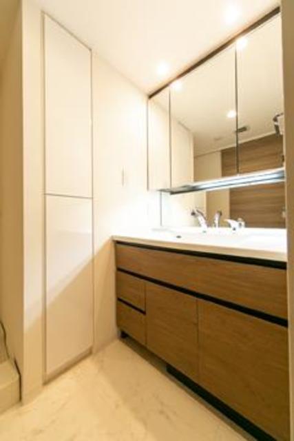 洗面設備　※写真は同タイプ住戸です。