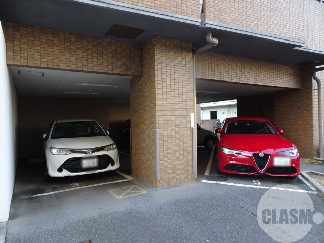 駐車場　敷地内駐車場