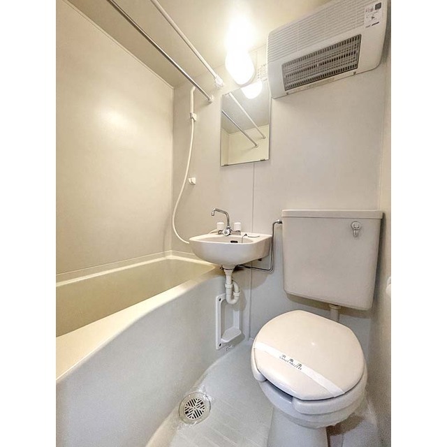 バス・シャワールーム　浴室暖房・乾燥機つき