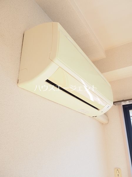 その他設備　夏も冬も快適のエアコン付き※参考画像