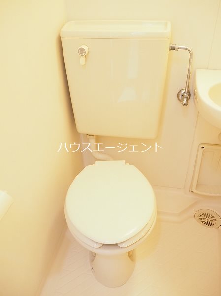 トイレ　３点ユニット。掃除が楽ですよー※参考画像