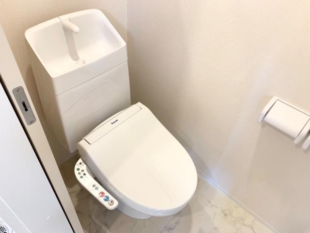 トイレ　温水洗浄暖房便座付トイレ