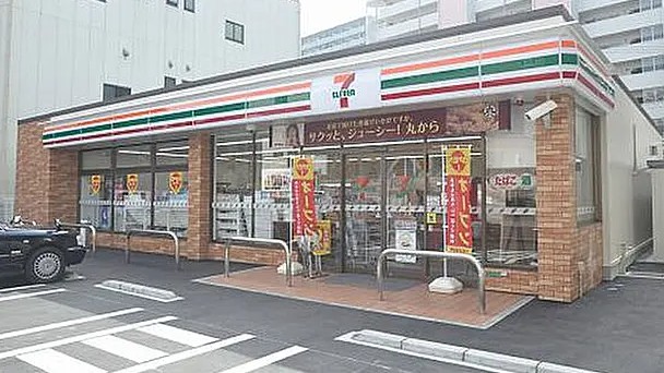 コンビニ　セブンイレブン大阪谷町7丁目店（コンビニ）まで163m