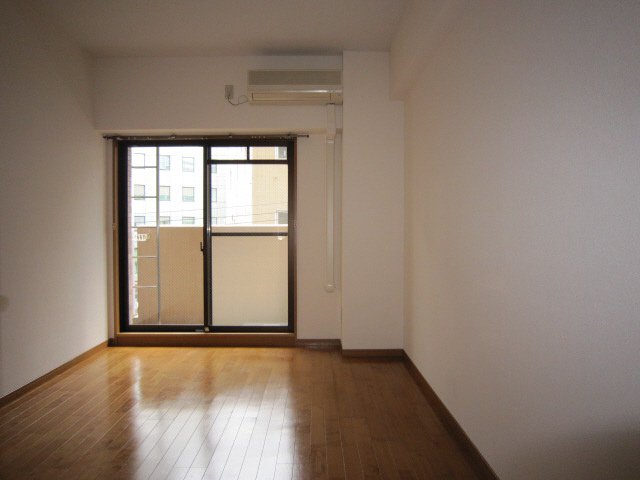 居室・リビング　写真は同マンションの別のお部屋のものです