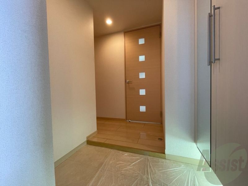 玄関　玄関の様子です。明るい印象ですね。気分もあがりそう。