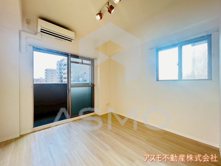 居室・リビング　同マンション別部屋参考写真