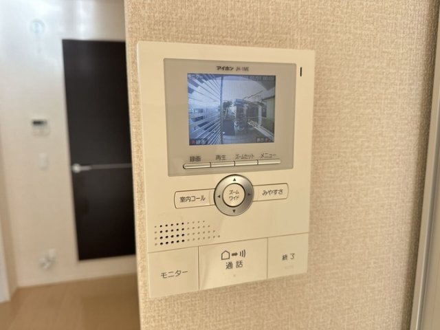 セキュリティ　モニター付きインターホン