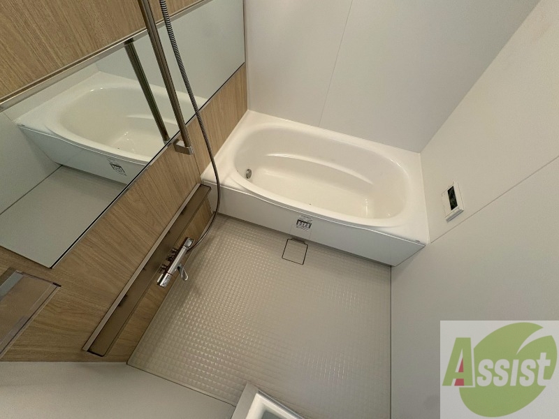 バス・シャワールーム　お風呂になります。一日の疲れを癒してくださいね。