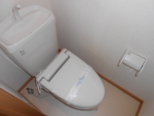 トイレ　暖房便座完備