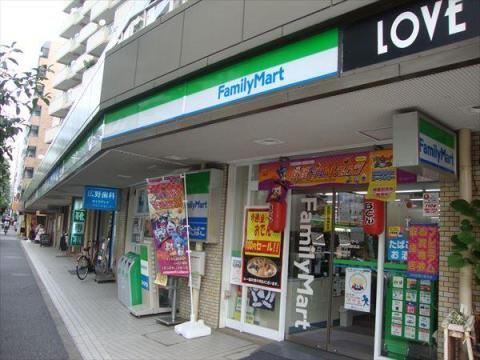 コンビニ　ファミリーマート 文京白山駅前店（コンビニ）まで379m