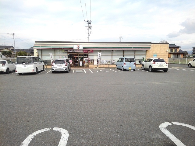 コンビニ　セブンイレブン筑後久富店（コンビニ）まで760m