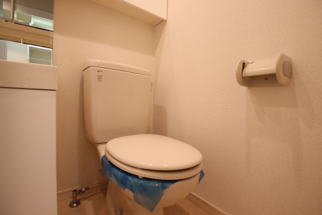 トイレ　※別室の参考写真の為、現況優先です。