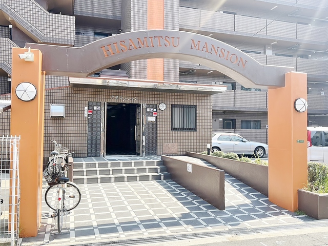 エントランス　スペース十分のエントランスです