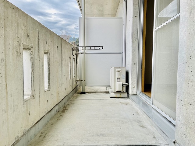 バルコニー　落ち着いた時間を過ごせるバルコニーです