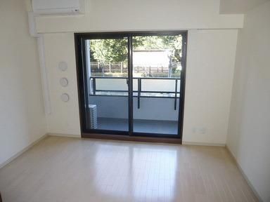 その他部屋・スペース　居室は新宿御苑向きです