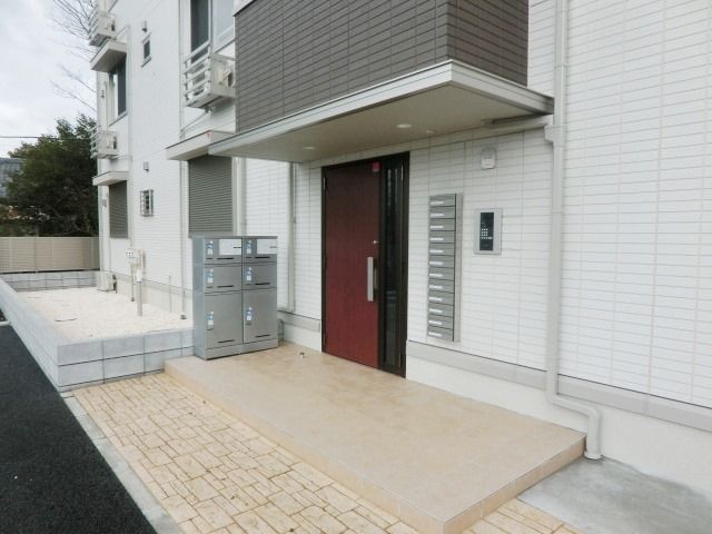 エントランス　建物内へのアプローチ