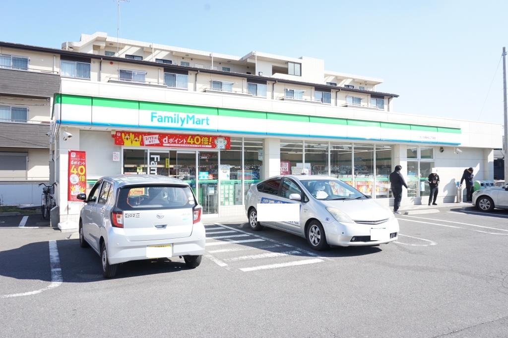 コンビニ　ファミリーマート さいたま鈴谷二丁目店（コンビニ）まで606m