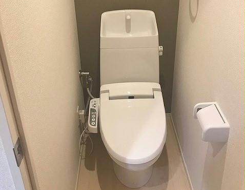トイレ　温水洗浄便座完備
