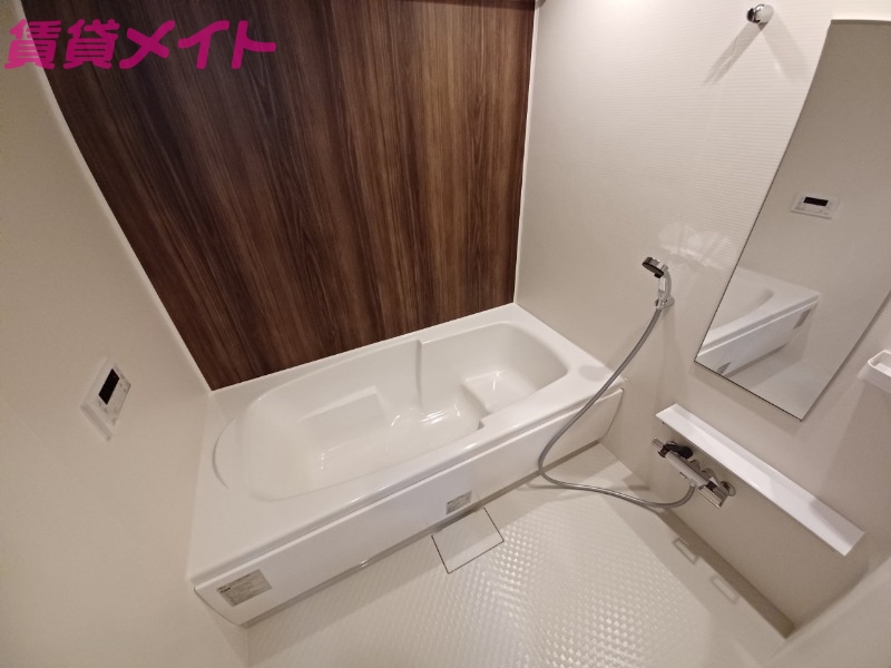 バス・シャワールーム　同型参考写真